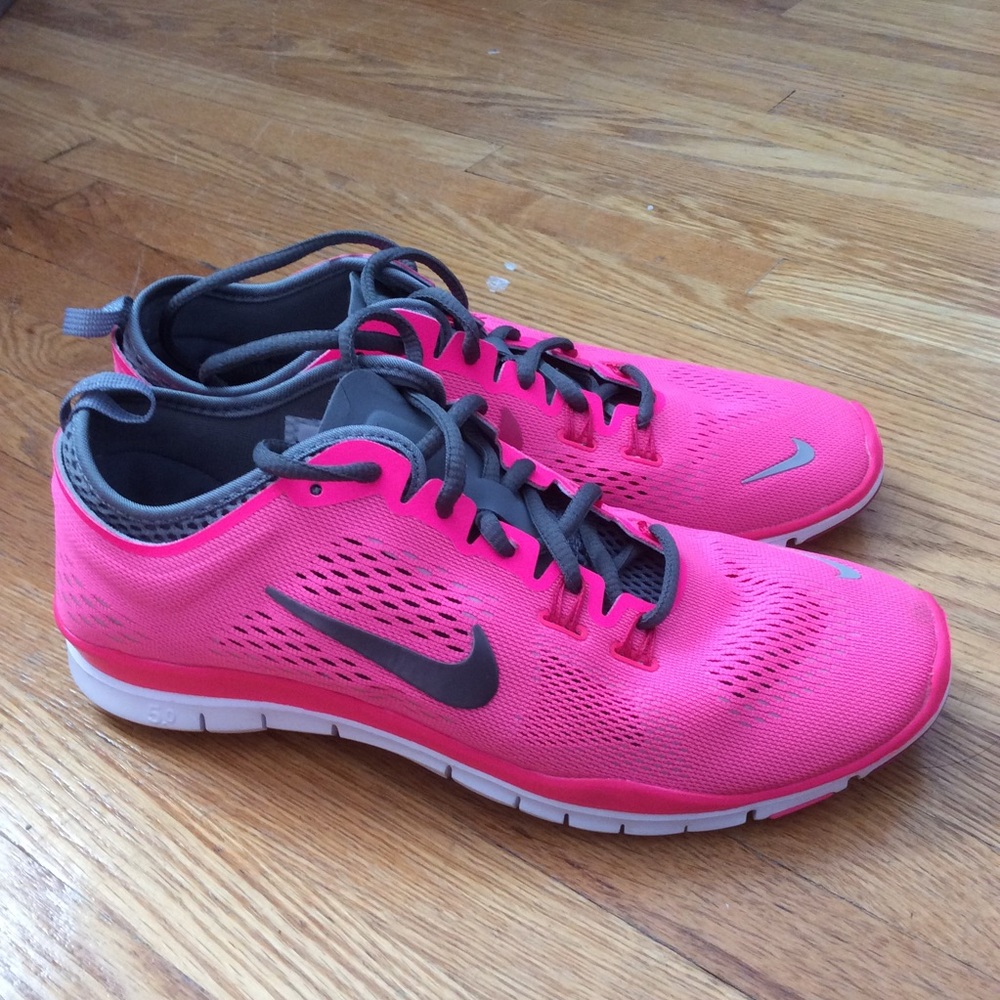 NIKE Free Run Pink Sneakers